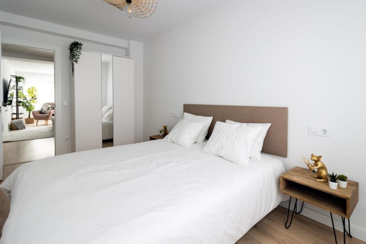 Lujoso Apartamento Entre 2 Playas Con Garaje, Wifi Gijon Luaran gambar